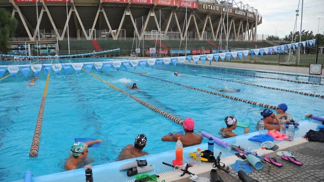 Un hombre falleció en una competencia de natación en el Kempes.
