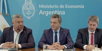 Tapia, Massa y Lammens, en el anuncio de que Argentina será sede del Mundial Sub 20.