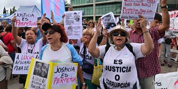 Se reunieron a partir de las 10:00 horas frente al Palacio Judicial de Santa Rosa.