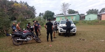 25 de Mayo: jóvenes fueron detenidos tras realizar maniobras peligrosas con sus motocicletas.