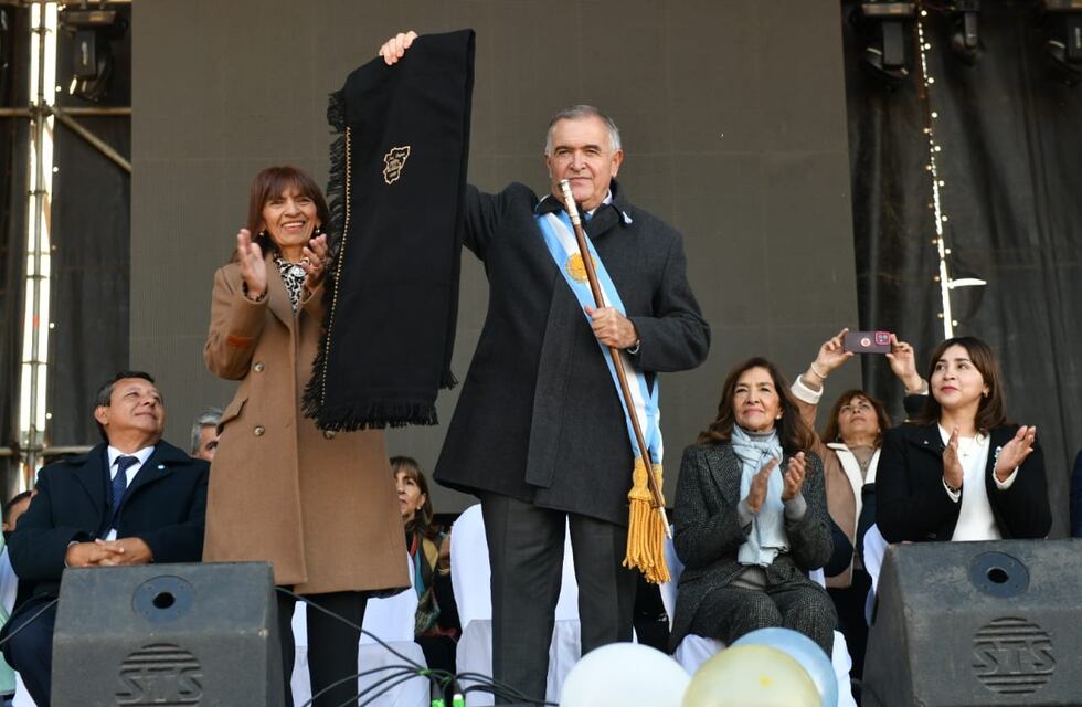 Jaldo celebró el 174° aniversario de Las Cejas y acompañó la promesa a la Bandera