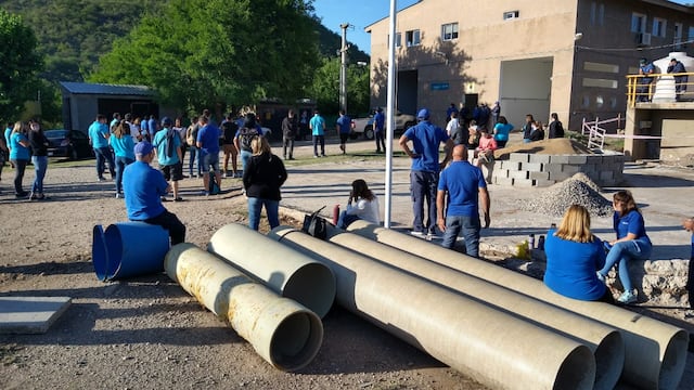 Trabajadores del servicio del agua.