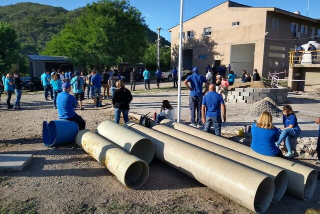 Trabajadores del servicio del agua.