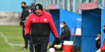 Marcelo Vázquez viene de una semana complicada, por la derrota en Adrogué (Foto: Federico López Claro).