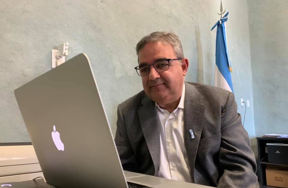 Incremento del 13,5 y un bono de 45 mil pesos en enero y febrero