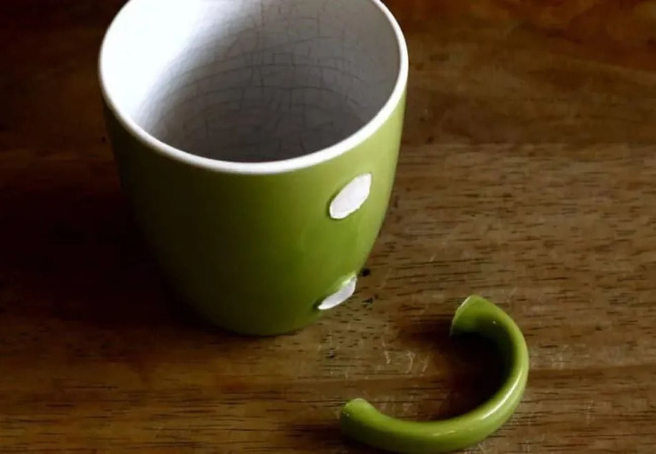 Reparar tazas quebradas es posible con materiales accesibles que se encuentran en casa
