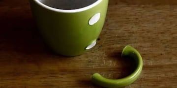 Cómo reciclar una taza rota y transformar en un tesoro para la casa
