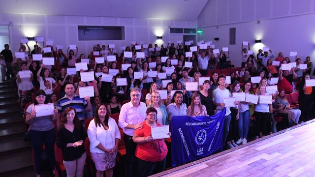 Entregaron 154 certificados del curso de lengua de señas argentinas en Rafaela y ya son 1200 desde 2014