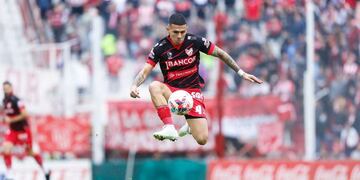 Giuliano Cerato, lateral derecho de Instituto, que viene en pleno crecimiento. (Prensa Instituto).