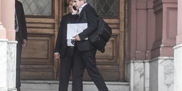 El ministro de Economía, Luis Caputo, presiona para aprobar la "ley ómnibus". Foto: Federico López Claro