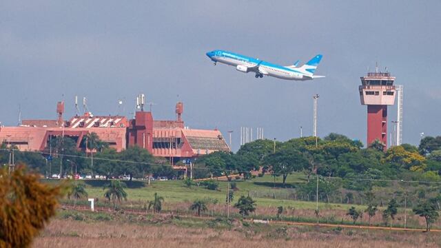 Posadas: el aeropuerto internacional recibió certificación oficial de seguridad aérea.
