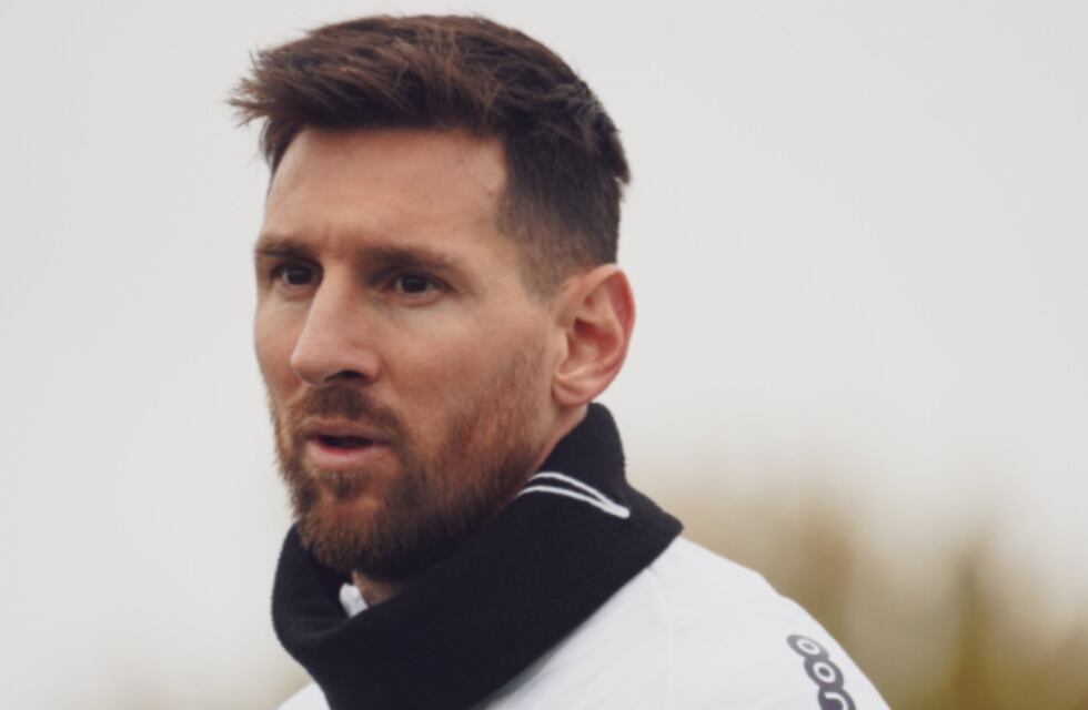 Lionel Messi entrenó sin problemas y podría ser titular en PSG