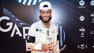 La reacción de Ulises Bueno al comparar precios entre Argentina y Uruguay es furor.. (Gentileza Premios Gardel)