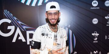 La reacción de Ulises Bueno al comparar precios entre Argentina y Uruguay es furor.. (Gentileza Premios Gardel)