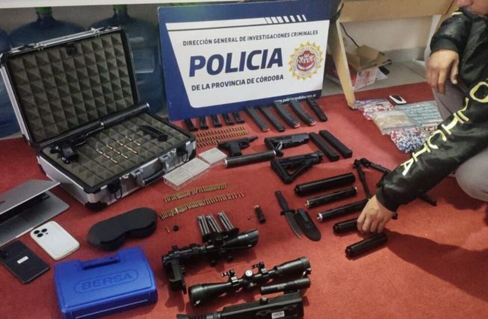 Córdoba: le dejaba casquillos de balas a su vecino, lo denunciaron y le encontraron de todo