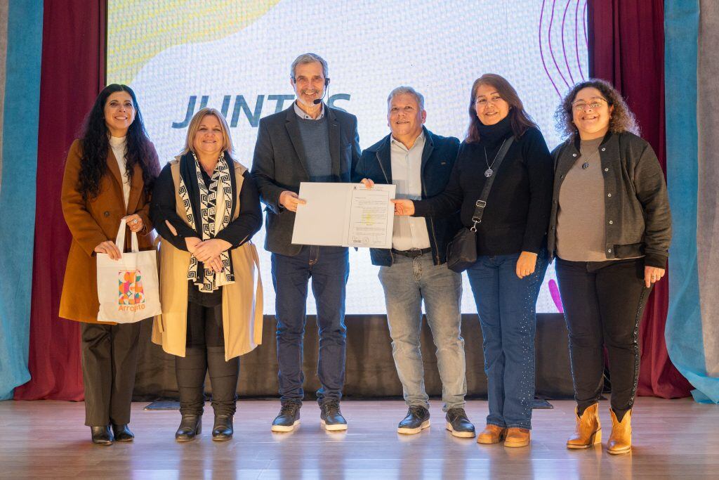 Disertó en Arroyito por el mes de las infancias el Dr. Enrique Orchanski