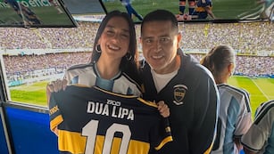 La reacción de Dua Lipa tras vivir el superclásico de Boca y River desde la Bombonera: “La gente...”