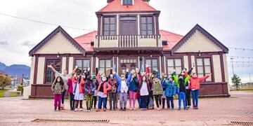 Niños y niñas de la escuela n° 30 ‘Oshovia’ disfrutaron de una jornada de turismo social municipal