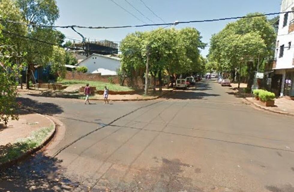 Dos estudiantes fueron asaltados a la salida del colegio en Eldorado