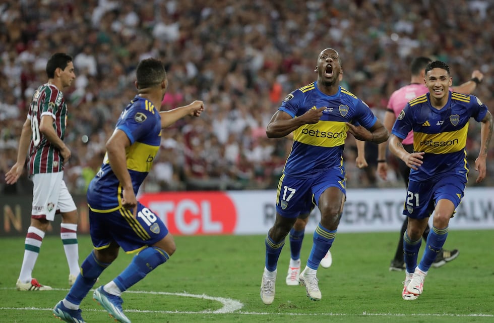 El golazo de Luis Advíncula que le dio el empate a Boca en la final de la Copa Libertadores