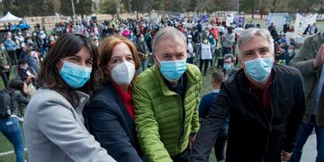 El Gobernador sigue activo en los actos, junto a las candidatas Natalia De la Sota y Alejandra Vigo, y el intendente Martín Llaryora.