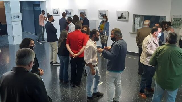 La muestra fotográfica "Jujuy antiguo, la ciudad hace años", montada en el hall del Cine Teatro Municipal "Select".