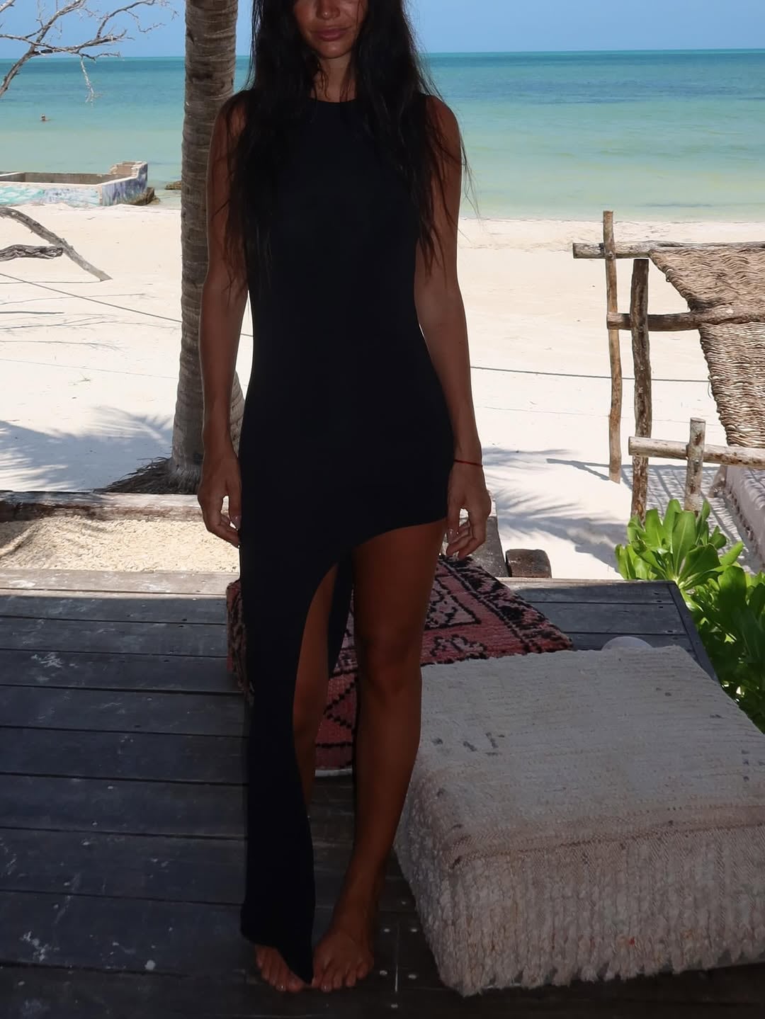 Zaira Nara apostó por un minivestido total black y desató pasiones con su espectacular look de alto voltaje