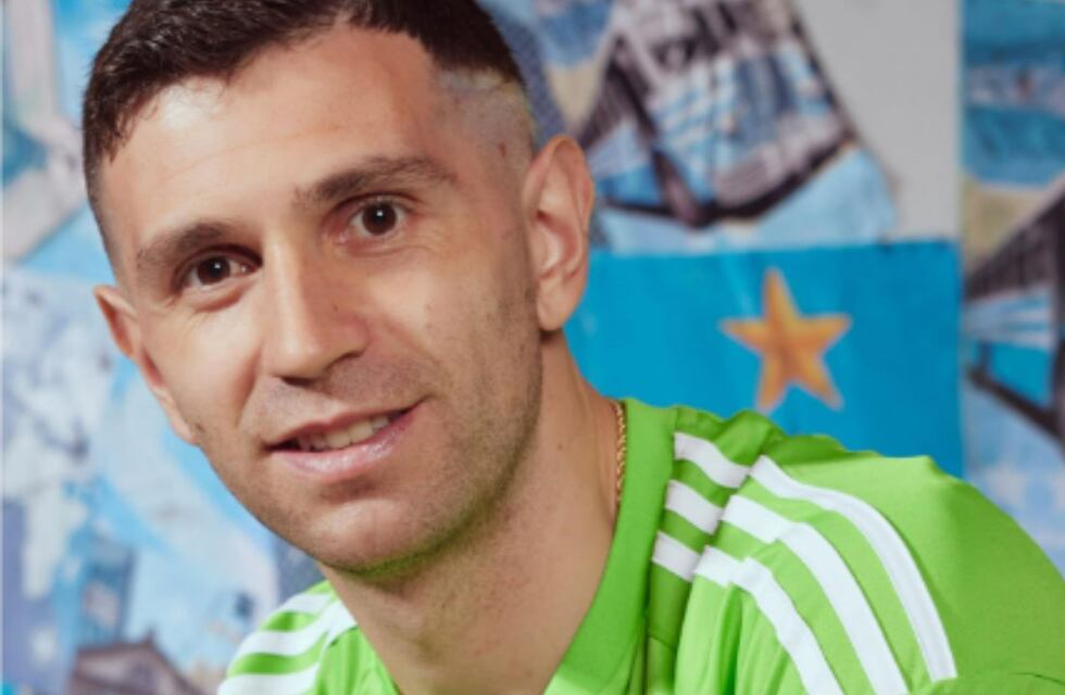 Sale $3.600 y se puede pagar en cuotas: cómo es el nuevo perfume inspirado en el Dibu Martínez