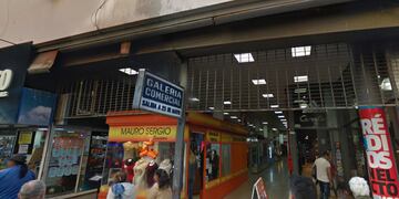 El video del violento hecho ocurrido en una galería de Córdoba.