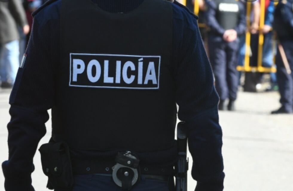 Un policía de Santiago del Estero abandonó su guardia y se fue al boliche uniformado y armado