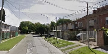 Sucedió cerca del mediodía del 1 de enero en la puerta de una vivienda situada sobre calle Monseñor Blois 2089 casi esquina Güemes, del partido bonaerense de San Miguel.