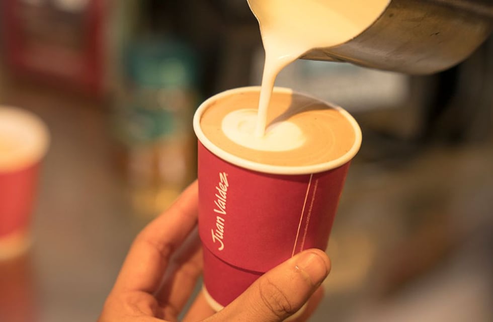 Furor por la nueva apertura de Juan Valdez en Recoleta: cuánto sale un típico café colombiano