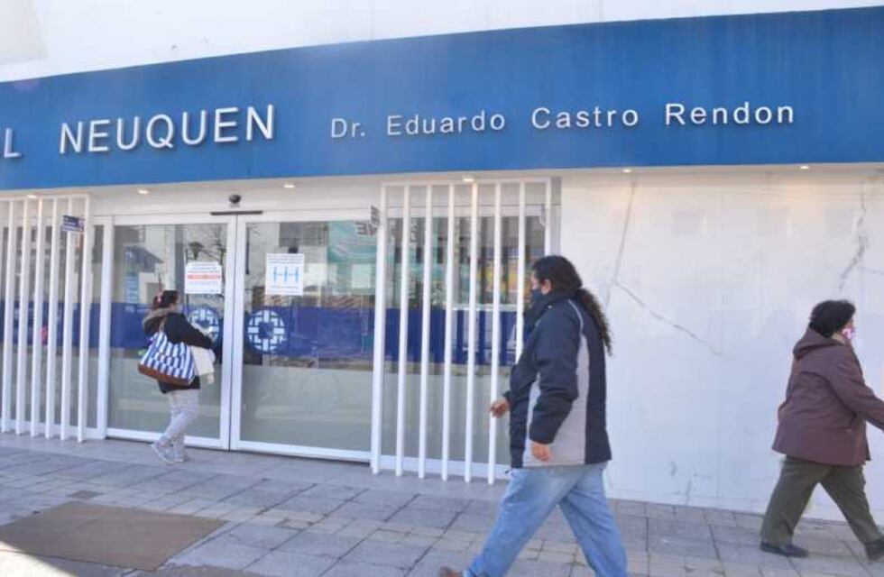 En imágenes: se inundó el hospital más grande de Neuquén a raíz del fuerte temporal