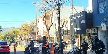 Controles vehiculares en el "centro viejo" de Villa Carlos Paz, durante este último fin de semana.