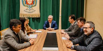El plan de conectividad incluye fibra óptica, internet satelital y WiFi público en plazas, con impacto en educación, salud y seguridad.
