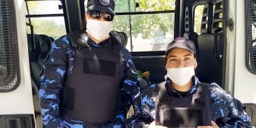 Las agentes Claudia Carrizo y Luciana Martín se convirtieron en las primeras mujeres en formar parte de la División Canes y Montada/SI San Juan