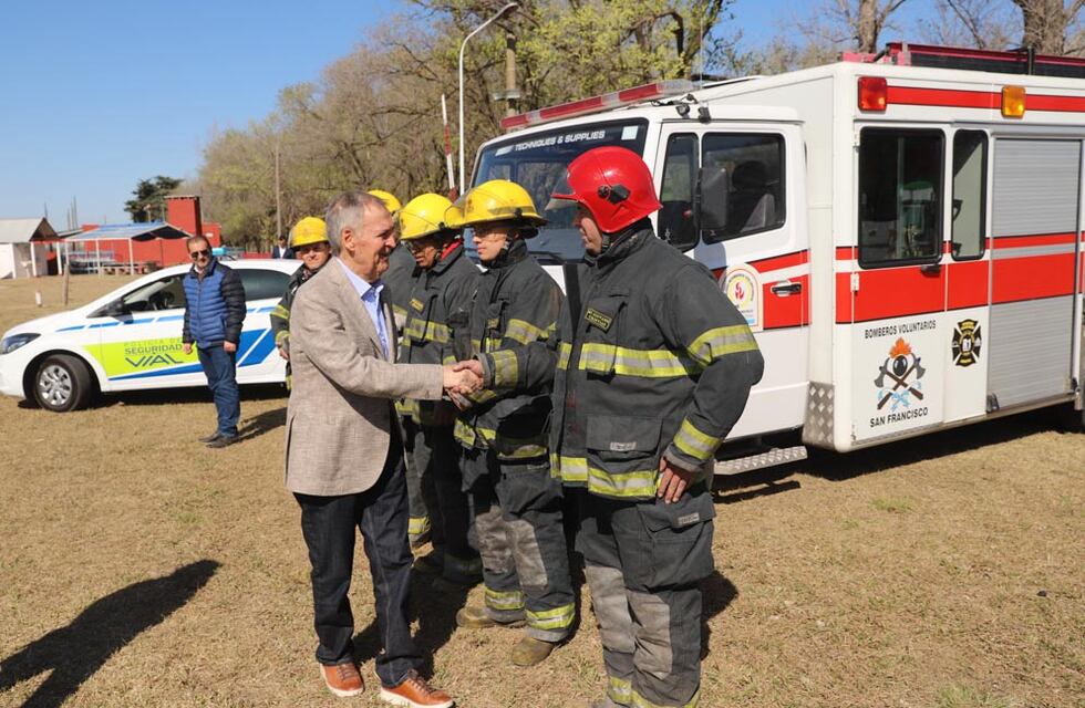Schiaretti de visita en la ciudad y con mas anuncios