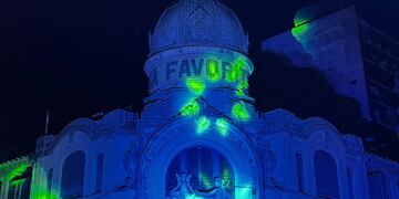 La cúpula se iluminó durante la presentación del proyecto.