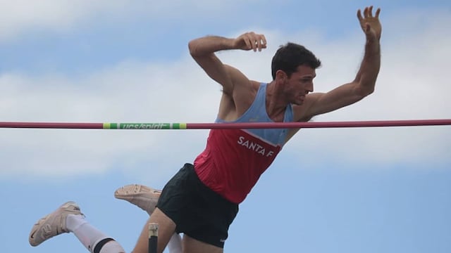 El deportista de 32 años consiguió el primer puesto gracias a una marca de 5,50 metros. (Uriel Perna)