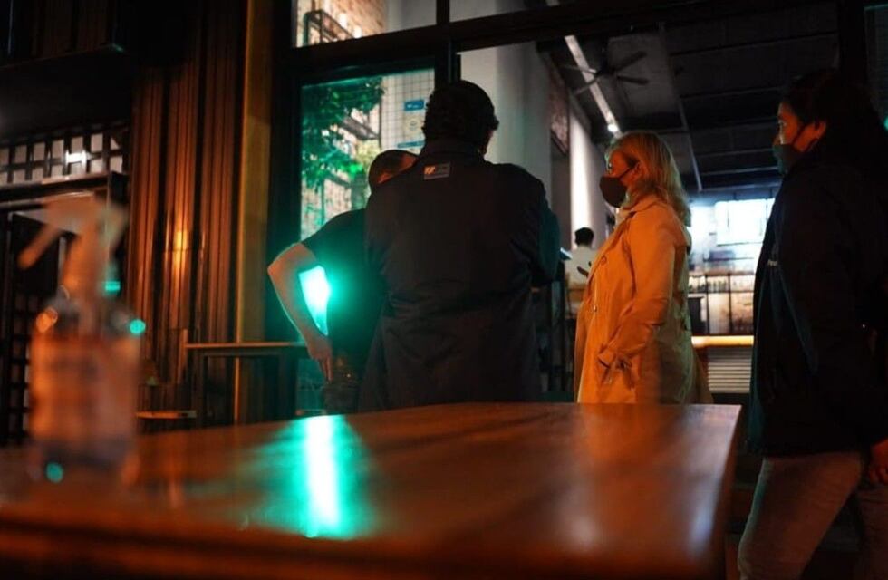 Paraná: nuevamente desalojaron un bar de Avenida Estrada por exceso de personas en su interior