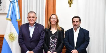 Reunión entre el gobernador Osvaldo Jaldo y la doctora Eva Jané Llopis, representante en Argentina de la OPS/OMS
