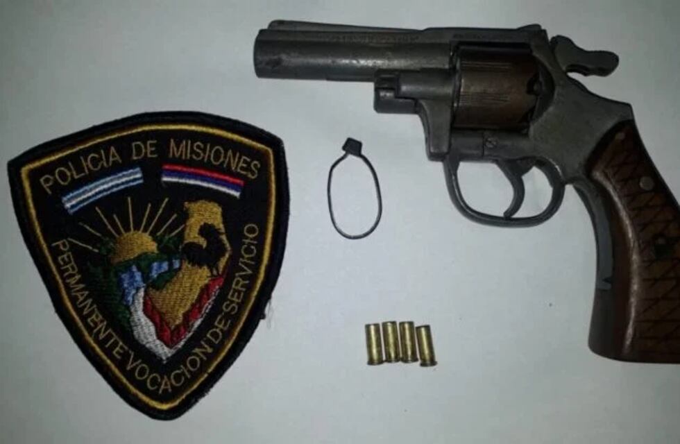 Manipulaba un arma de fuego y resultó herido en San Vicente