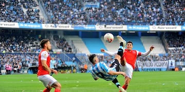 Hauche marcó un golazo de chilena
