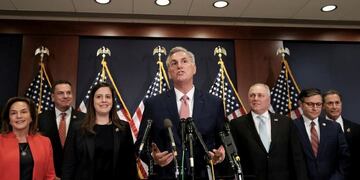 El líder republicano de la Cámara de Representantes, Kevin McCarthy, habló con los medios.