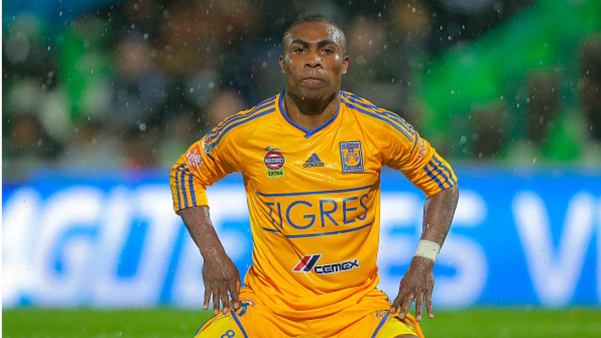 El exfutbolista de Boca que ganó la Copa Libertadores y hoy es cantante de reggaeton