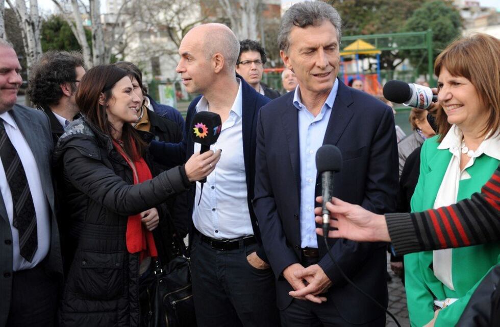 Macri regresó al país para sumarse a la campaña y Manes aceptó debatir con Tolosa Paz