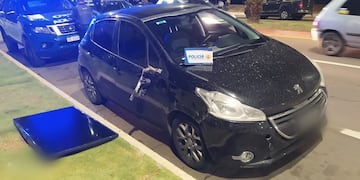 El auto en el que escaparon. (Policía)