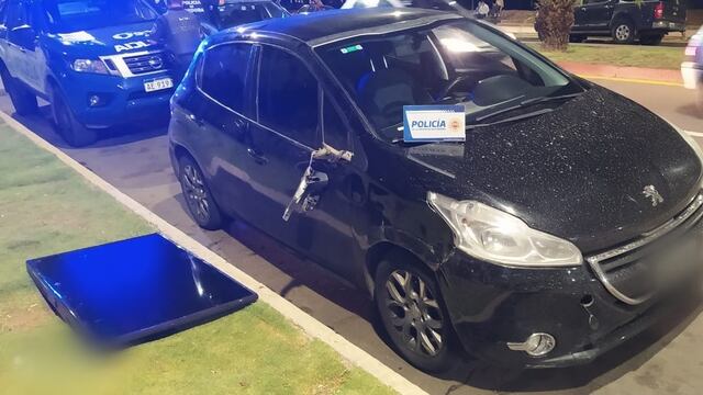 El auto en el que escaparon. (Policía)