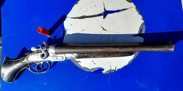 Una de las armas secuestradas este viernes en Córdoba.