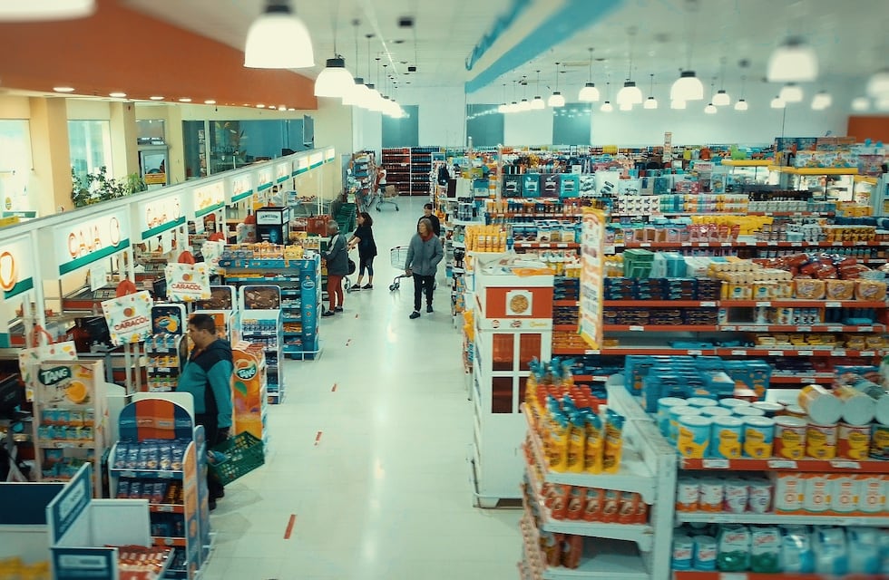 El mercado recortó el pronóstico de inflación para 2023 a 142,4%